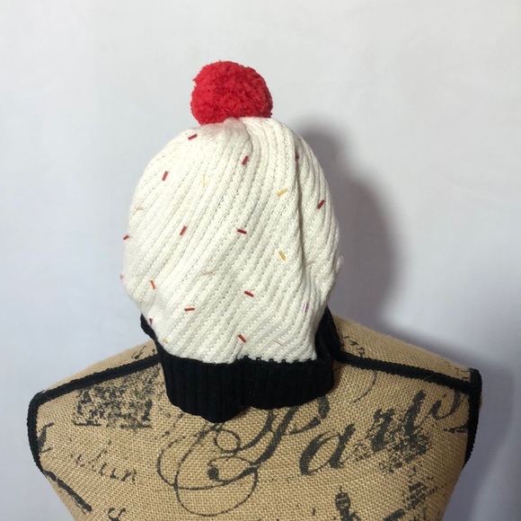 kate spade Accessories - Kate Spade cupcake hat